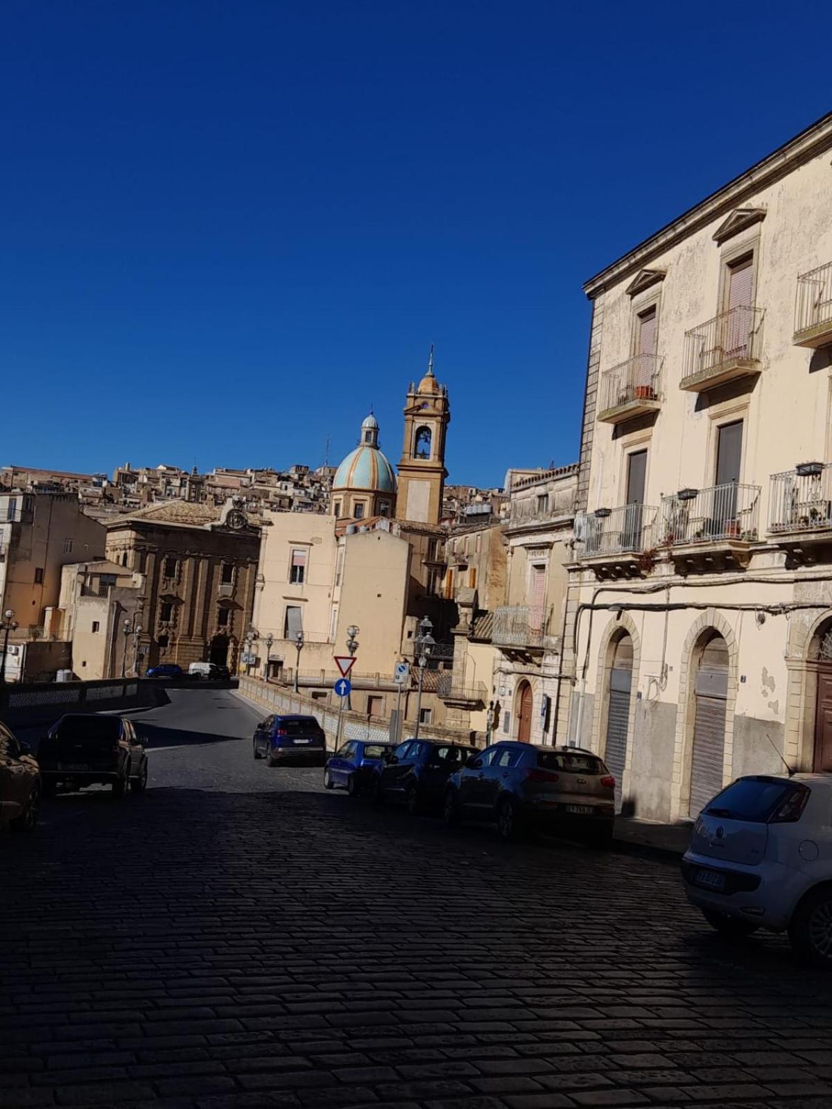 Casa Vacanze In Centro! Caltagirone Dış mekan fotoğraf